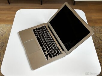  Apple MacBook Air 2017 13.3" - 4