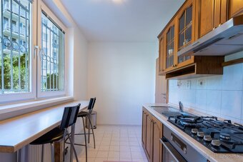 Ponúkame na predaj 2-izbový bezbariérový byt, 70 m² - 4