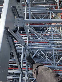 Hľadáme štyroch montérov na trapézové strechy - 4
