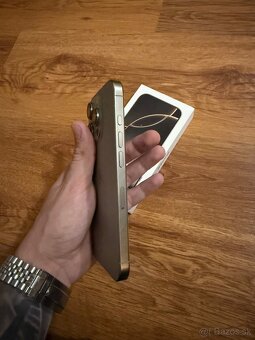 Apple iPhone 16 Pro 256GB Natural Titanium - 4