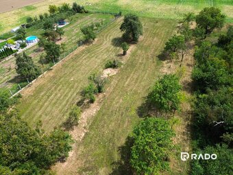 RADO | Veľký investičný pozemok pre viacero domov - Pruské - - 4