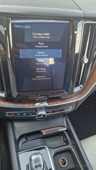 Volvo XC60 T8 plug-in Hybrid - 4