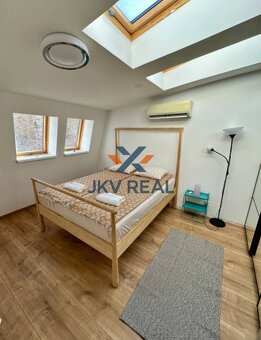 JKV REAL ponúka na predaj priestranný 2,5-izbový mezonet v c - 4