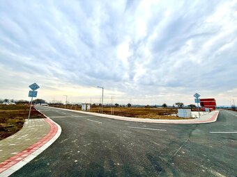 Pozemok - Východné Mokrance - 4