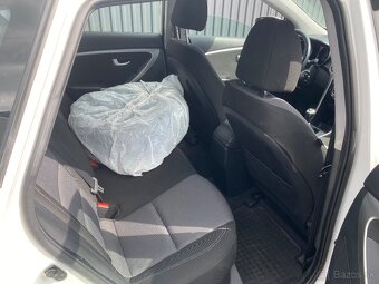 Hyundai i30 1.6i 88kW - 4