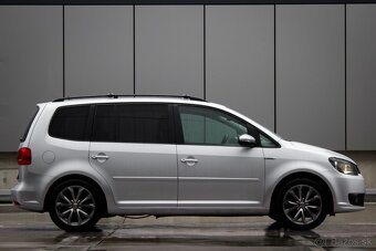 Volkswagen Touran 1.6 TDI Comfortline DSG - 4