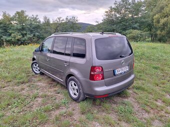 Predám Volkswagen Touran 2009, 1,9tdi,77kw,7 miestne - 4