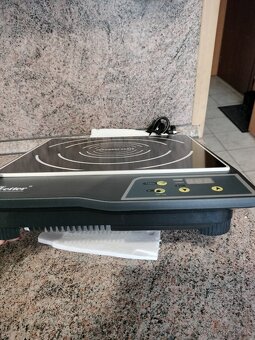 Indukčný varič 1800W - 4