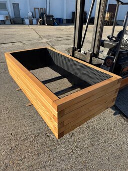 Vyvýšené záhony na mieru červený smrek - 4