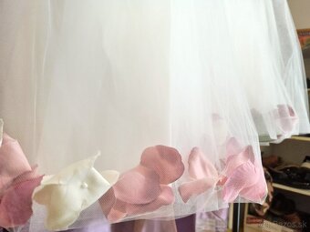 Predám dievčenské šaty 2 ks - 4