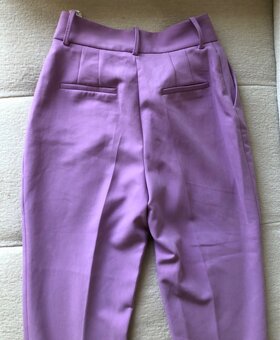 ———Fialové nohavice s opaskom, Zara, S/36, 12.40 E—— - 4