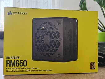 Corsair RM650 - 4