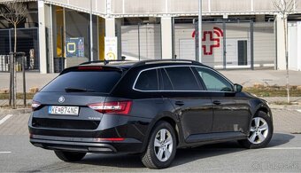 Škoda Superb Combi - 4