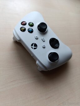 Herný ovládač na Xbox Series s - 4