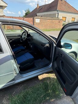 Predám golf 4 1.9 TDi 66 kW rok výroby 2002 - 4
