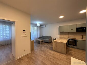 PRENÁJOM 2-izb. bytu na GALVANIHO ul. s parkovaním - 4