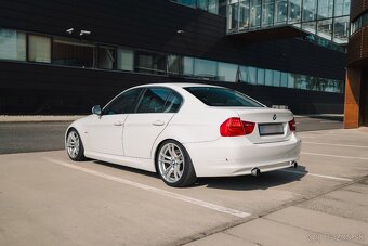 BMW E90 335i LCI Manual RWD - 4