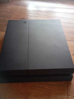 Playstation 4 800gb z hrami need for speed,gta5 - 4