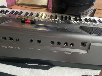 Yamaha psr s 670 - 4