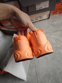 NIKE vomero zoom bezecke tenisky - 4