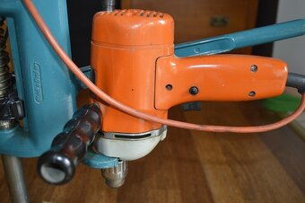 predam stojan na vrtacku spolu s vrtackou Black&Decker - 4