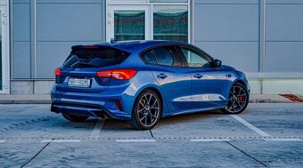 Ford Focus ST 2.3 - 4