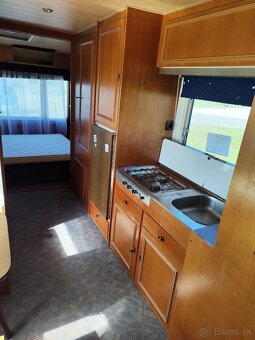 Karavan 7,7 x2,4 m - 4