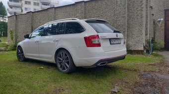 Predám škoda Octavia combi RS TDI DSG - 4
