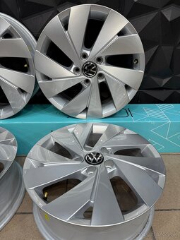 Volkswagen Golf 8 , 5x112 R17 - 4