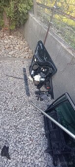 Passat B6 combi nárazník dvere - 4