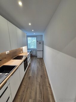 Veľký 2i byt so šatníkom a loggiou,Ružinov - 4