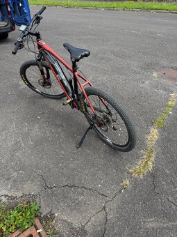 Giant dirt e - 4