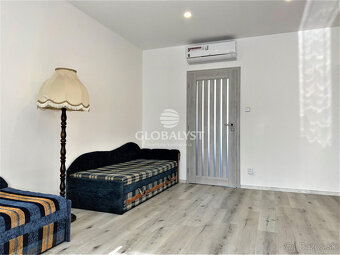 Priestranný, rekonštruovaný 3 izbový byt v centre mesta na T - 4