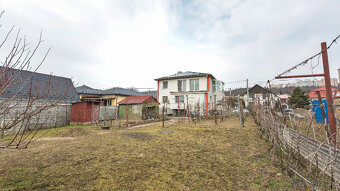 Rodinný dom po rekonštrukcii s pozemkom v Kráľovskom Chlmci. - 4