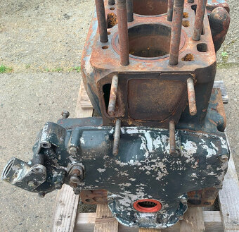 Predám blok motora Zetor Crystal - 4