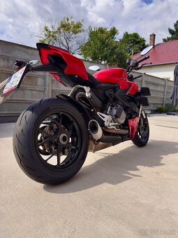 Ducati Streetfighter V2 - 4