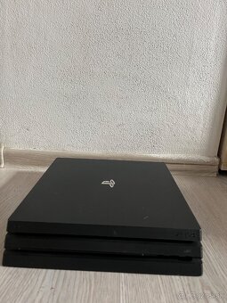 Playstation 4 pro - 4