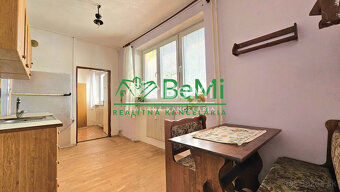 3-IZB.BYT S BALKÓNOM HNÚŠŤA-NA PREDAJ - 4