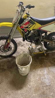 Suzuki RM 85 - 4