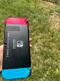 Nintendo Switch V2 - 4
