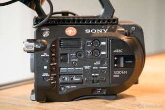 Sony PXW-FS7 dobrý stav 4x64GB + veľký balík príslušenstva - 4