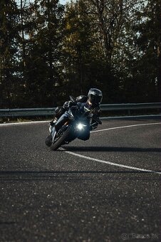 AMAHA YZF-R6 BLACK EDITION 2019 - 4