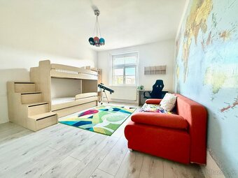 Krásny priestranný 3 izbový byt v centre BA - 4