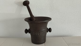 Starý válečný litinový mažiar s dělom a rokem 1914-1917 +tlo - 4