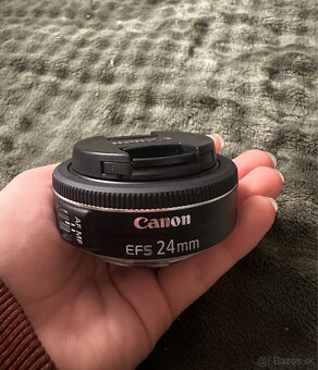 Canon EOS 7D Mark II + Canon EFS 24mm - 4