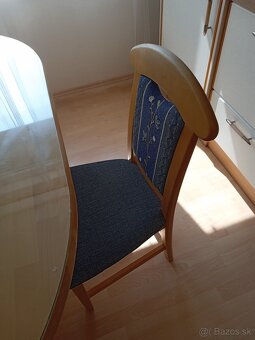 Masívny stôl a 3 stoličky - 4