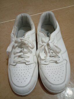 Čisto biele tenisky - 4
