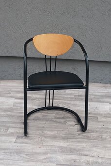 Set postmoderných kresiel v štýle Memphis. - 4