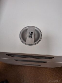 Skrinka suflikova na kod - 4