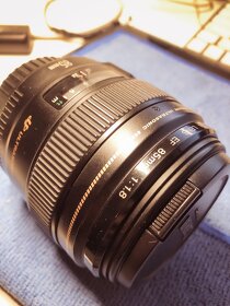 objektiv Canon EF 85 f1.8 - 4